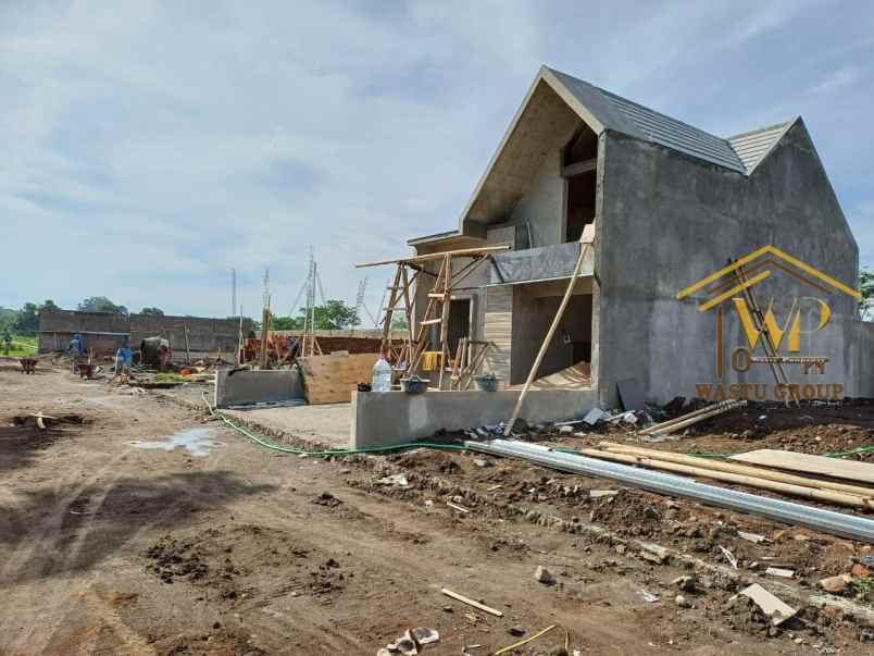 rumah modern di palagan sleman 8 menit ke sch