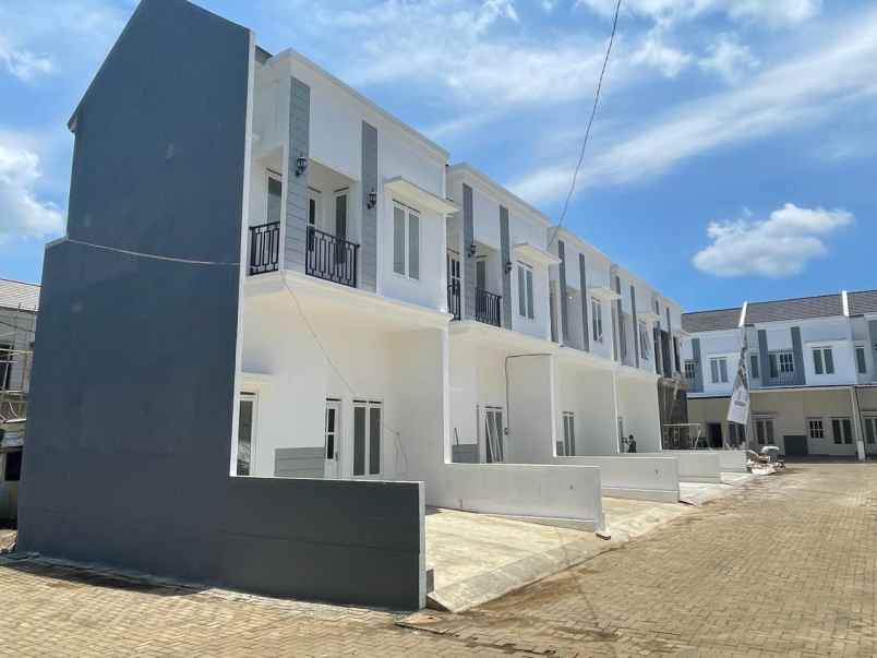 rumah modern gaya eropa 2 lantai di pakis