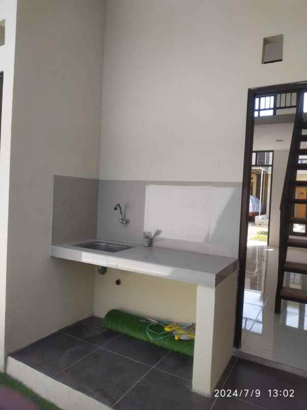 rumah modern lokasi dekat otsuka lawang