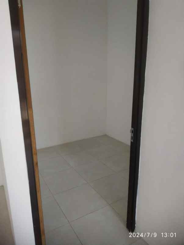 rumah modern lokasi dekat otsuka lawang