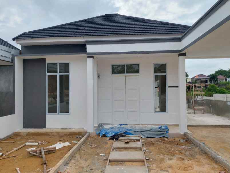 rumah nyaman cantik di jalan delima pekanbaru