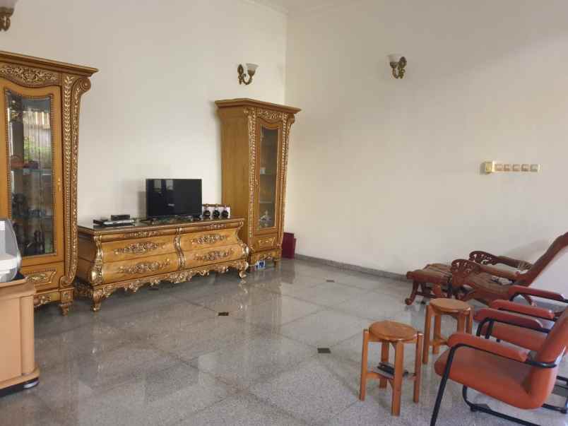 rumah pakuwon city villa royal strategis bagus