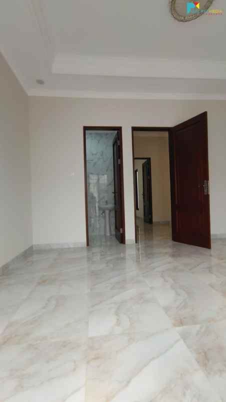 rumah pondok gede bekasi jawa barat