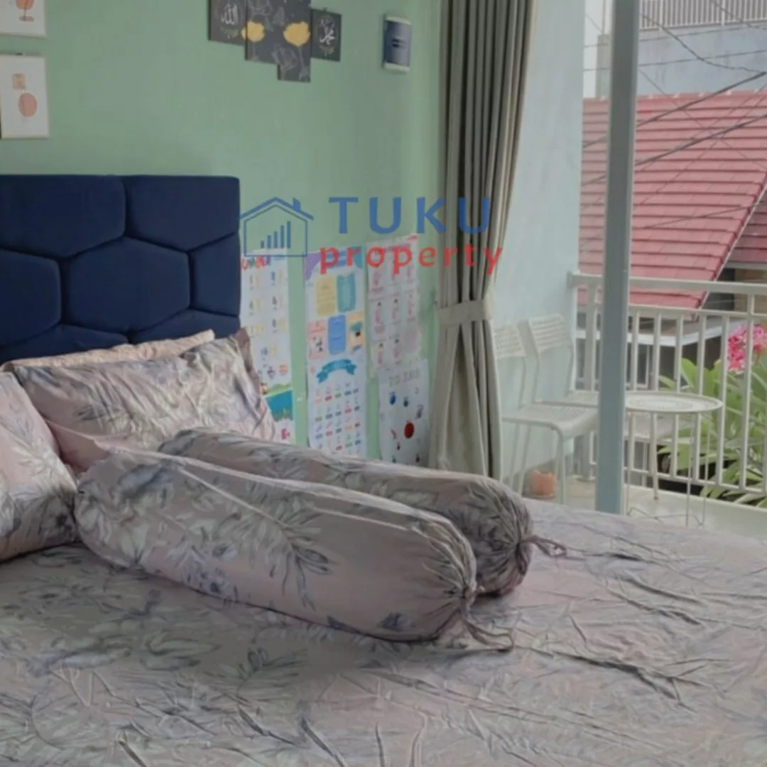 rumah rapih terawat di serua indah ciputat