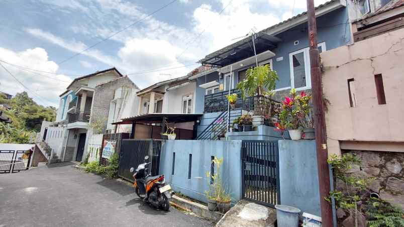 rumah sariwangi regency semi furnished siap huni