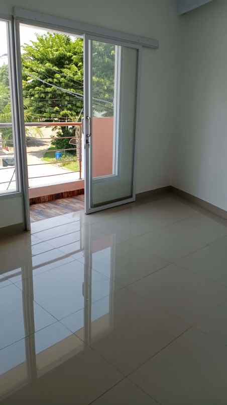 rumah second dalam cluster cibinong