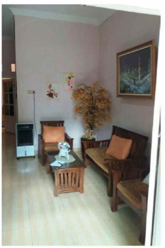 rumah second strategis di kukusan depok