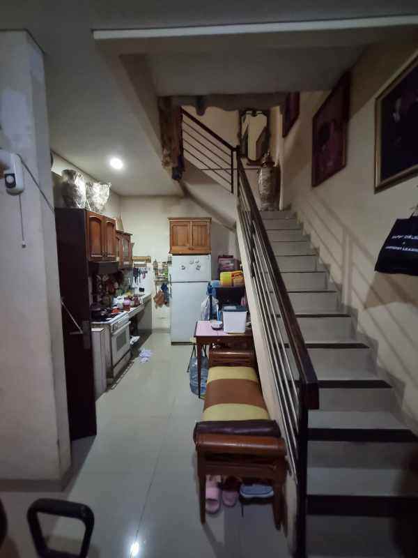 rumah second strategis di kukusan depok