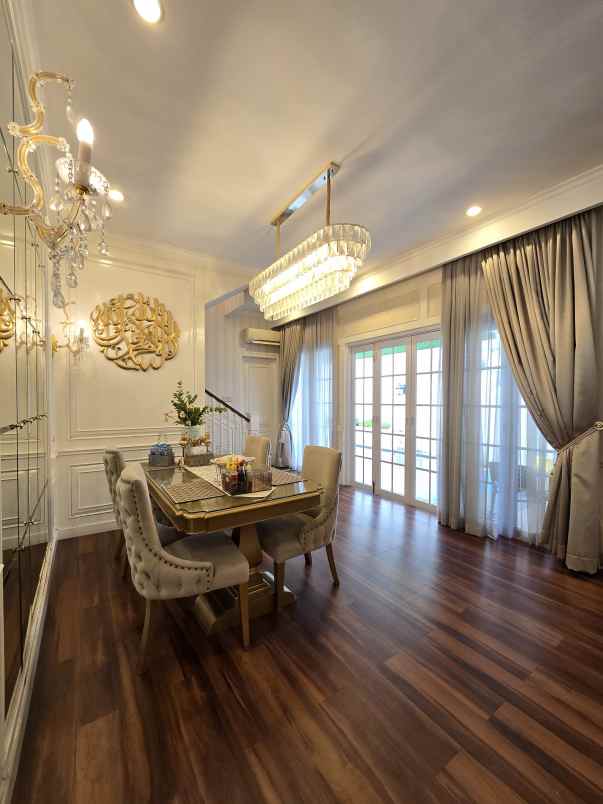 rumah secondary dengan private pool di cipayung