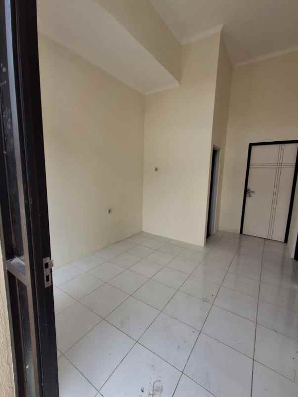 rumah siap huni 1 lantai lokasi dekat smkn 9 malang