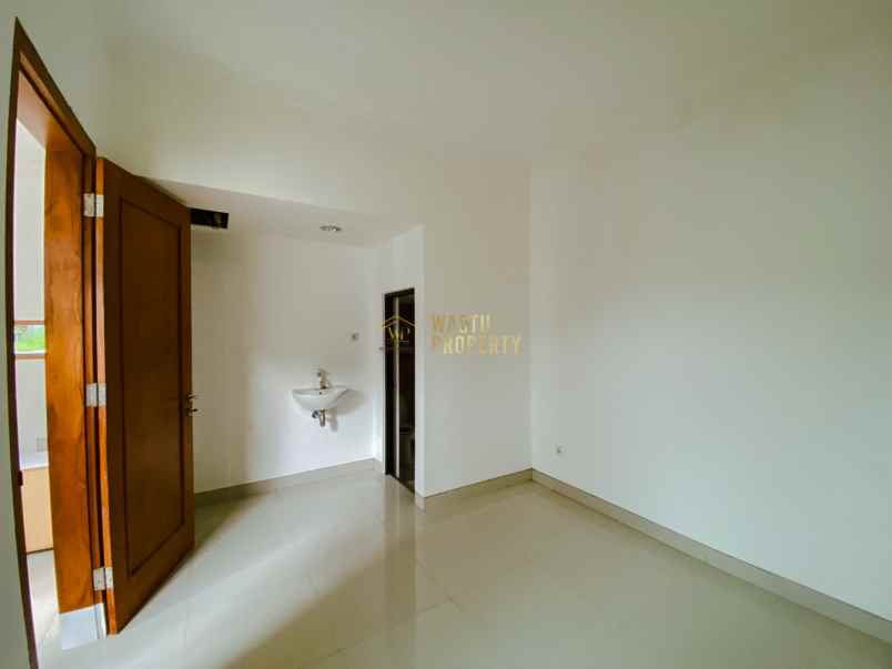 rumah siap huni 2 lantai disc 20 di ngemplak