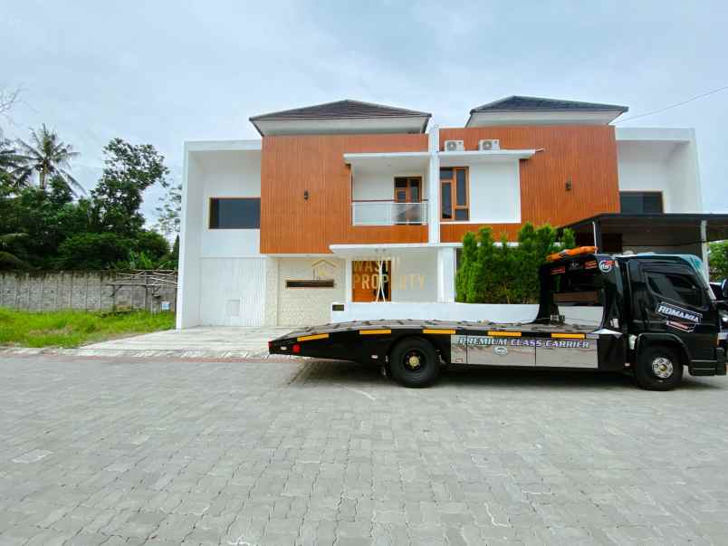 rumah siap huni 2 lantai disc 20 di ngemplak