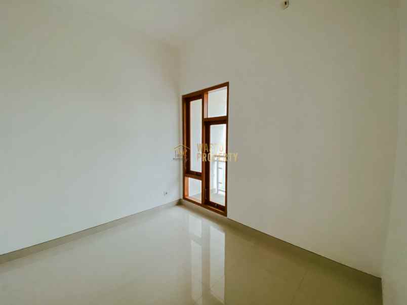 rumah siap huni 2 lantai disc 20 di ngemplak