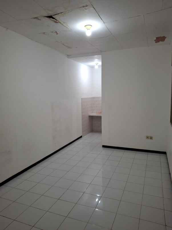 rumah siap huni darmo harapan row jalan 2 5 mobil