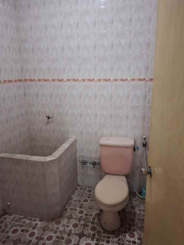 rumah siap huni darmo harapan row jalan 2 5 mobil