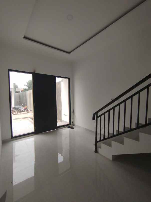 rumah siap huni dekat lrt cikunir dan tol pondok gede