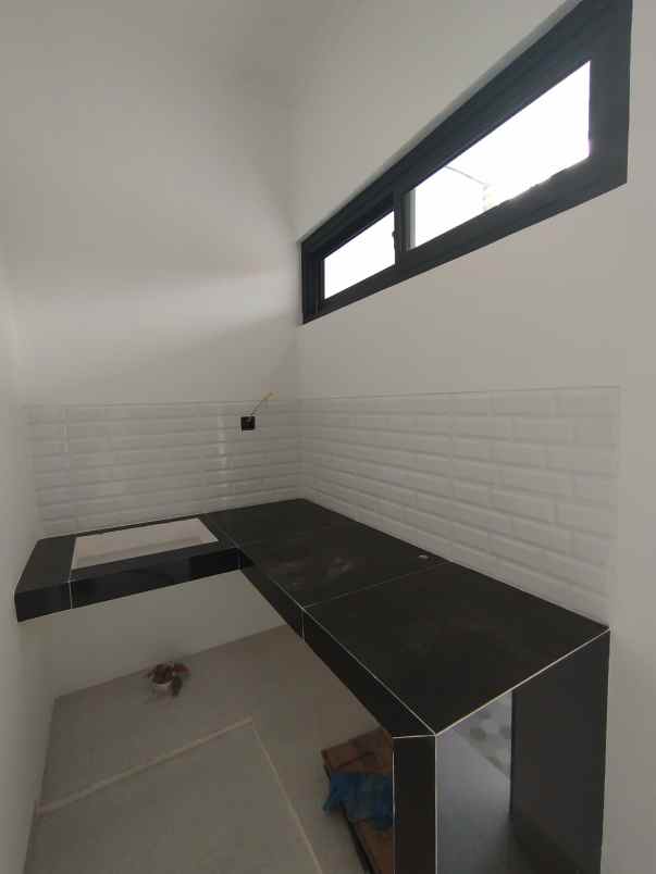 rumah siap huni dekat lrt cikunir dan tol pondok gede