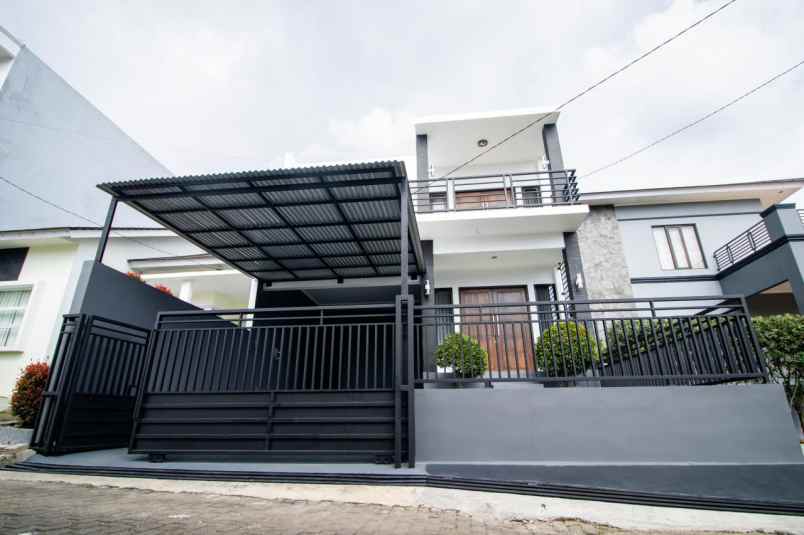 rumah siap huni dengan private pool indoor