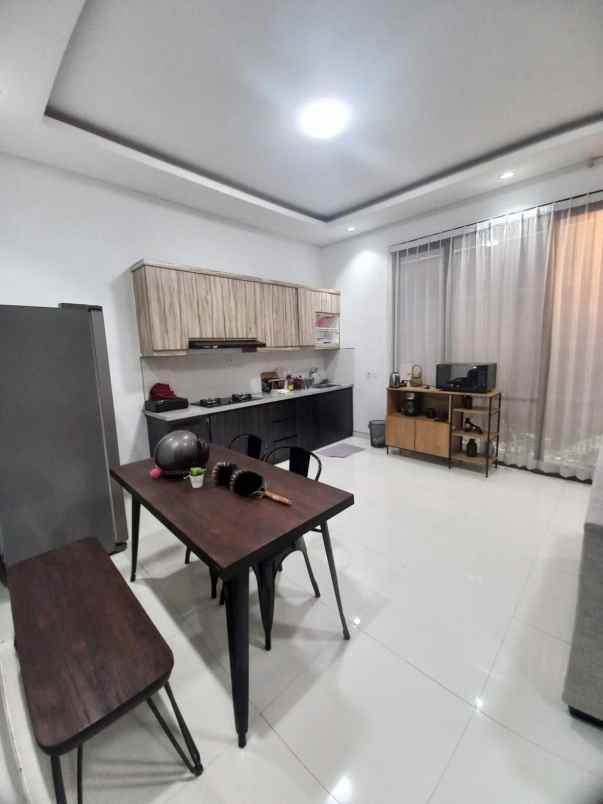 rumah siap huni full furnish di permata jingga