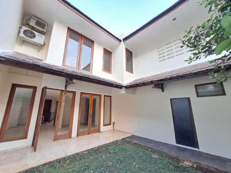 rumah siap huni lokasi premium di lebak bulus cilandak