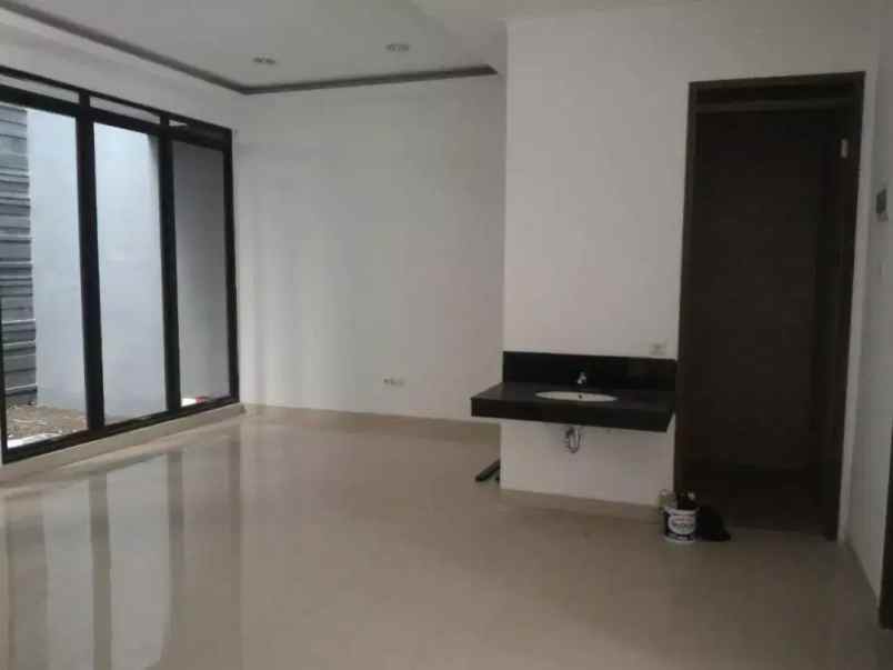 rumah singgasana pradana