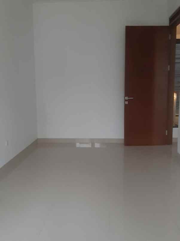 rumah singgasana pradana