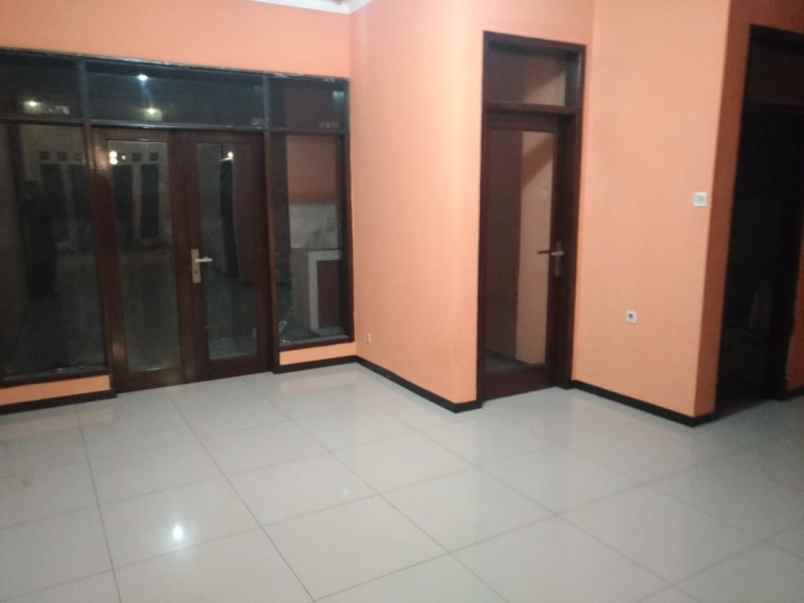 rumah strategis taman cibaduyut indah bandung