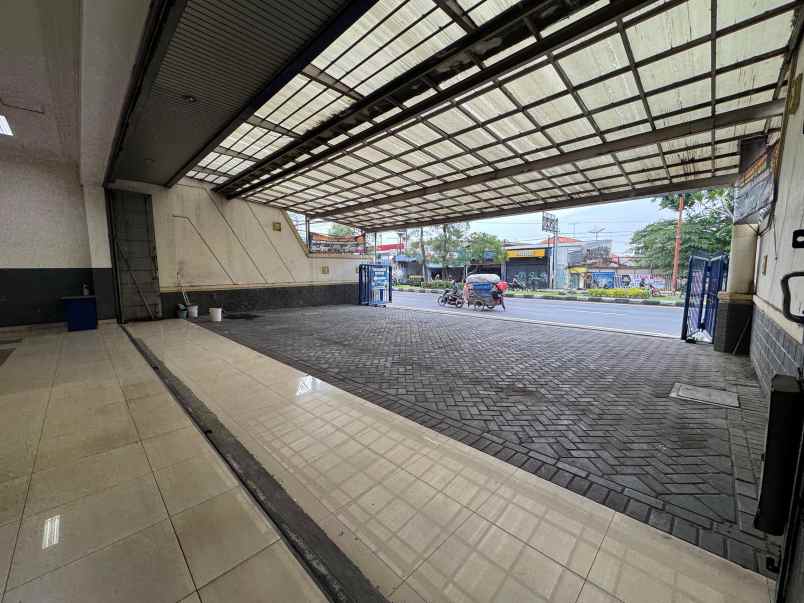 rumah usaha strategis dekat alun alun sidoarjo