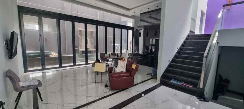 rumah waterfront citraland strategis row 3 mobil