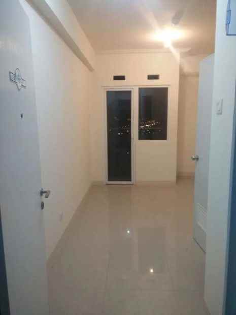 sewa apartemen studio kosongan di green pramuka city