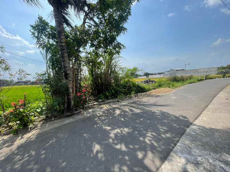 tanah 1 jutaan ditimur pasar godean tepi aspal