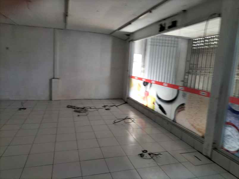 tempat usaha ex alfamidi jln raya sedati agung