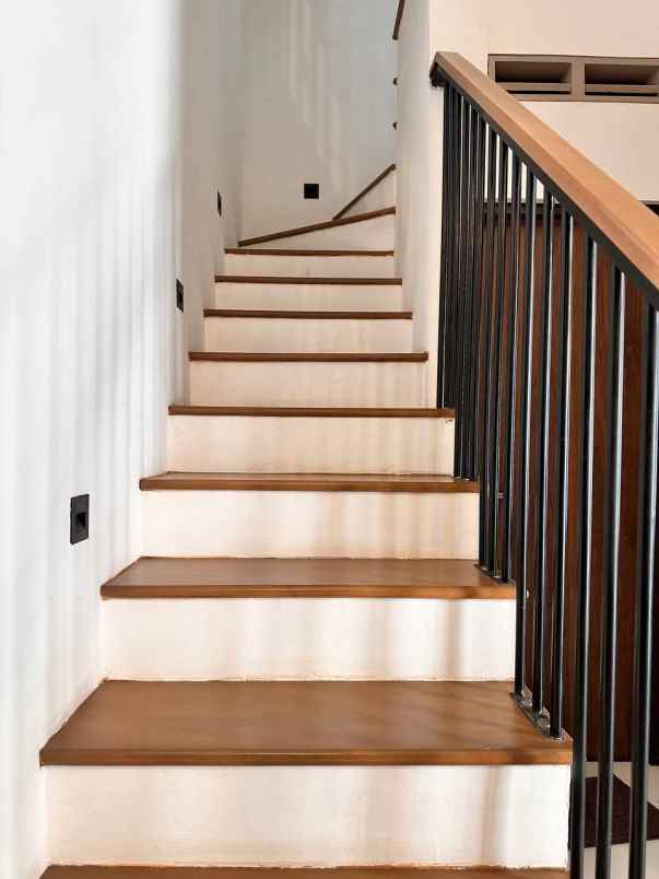 townhouse premium 3 lantai pejaten jakarta selatan