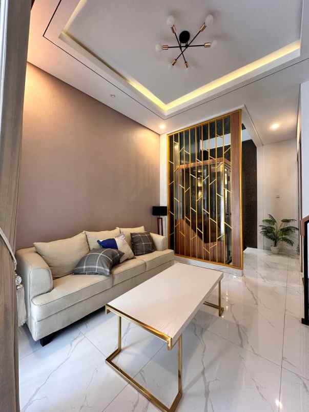 townhouse premium 3 lantai pejaten jakarta selatan