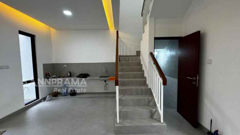 townhouse private pondok cabe shm free dp rn