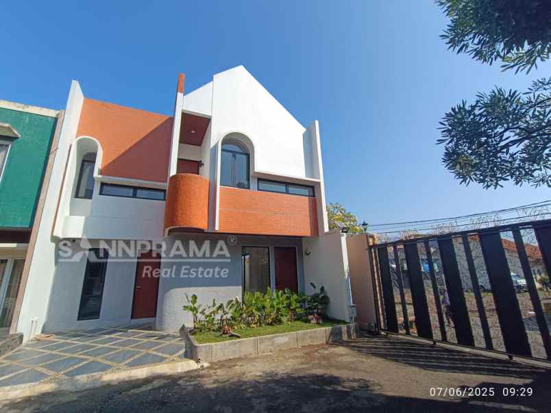 townhouse private pondok cabe shm free dp rn