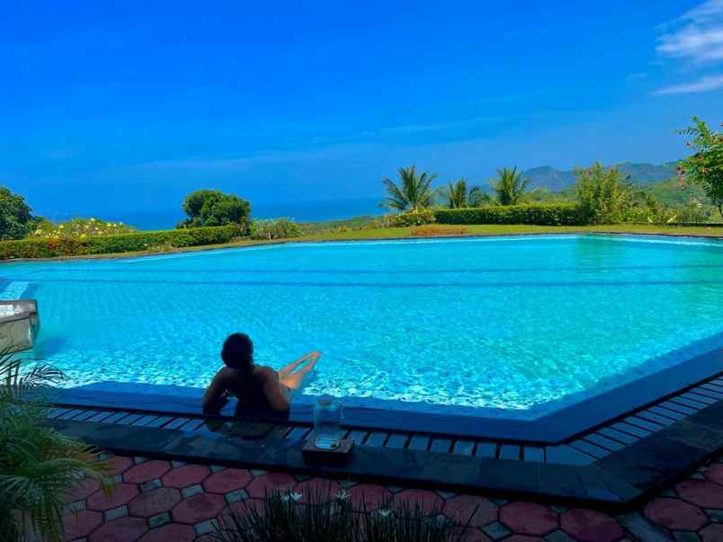 villa dengan view laut di pelabuhan ratu sukabumi