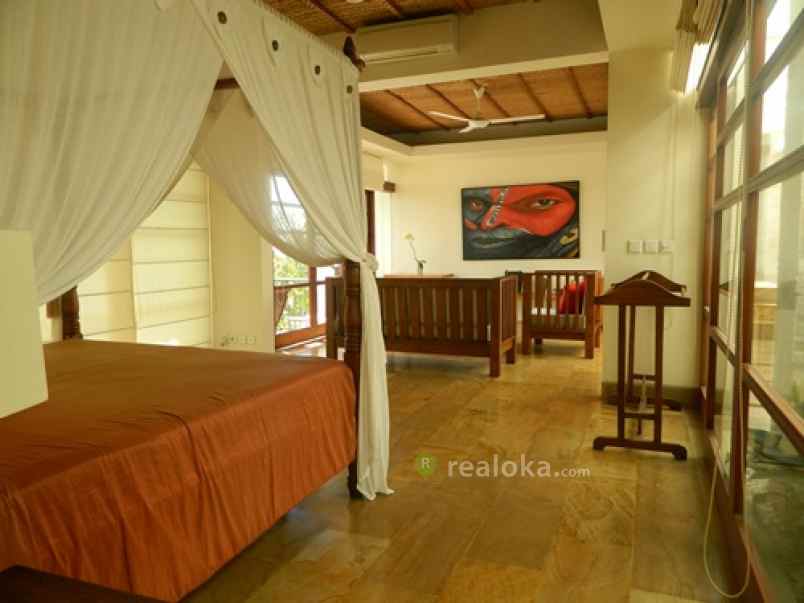 villa jalan goa gong jimbaran