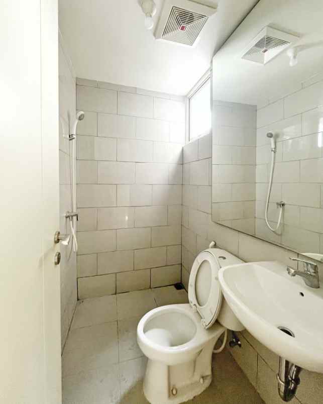 apartment amor pakuwon city new fully furnished