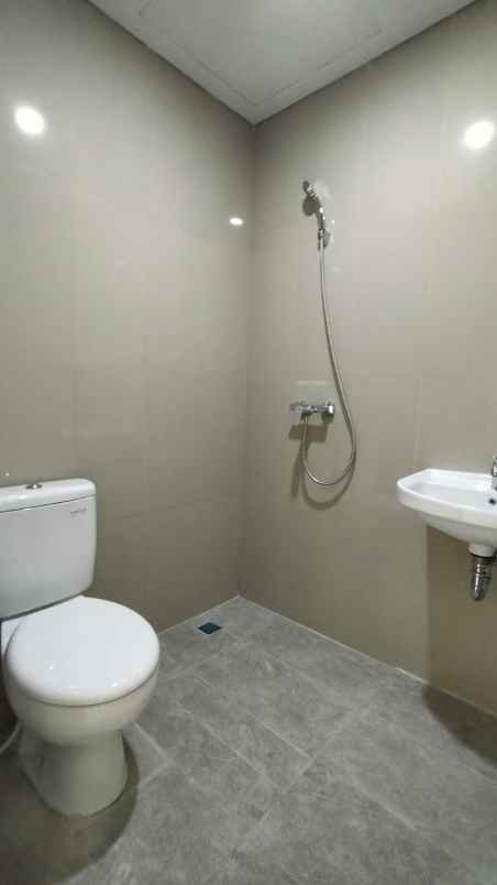 apartment grand dharmahusada lagoon lt 21 view city