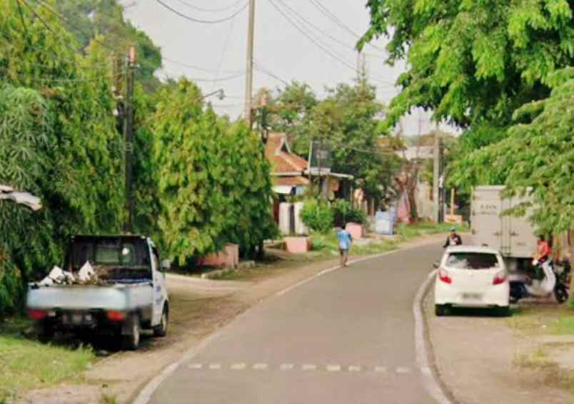 bangunan komersil dekat bandara semarang