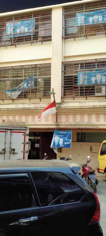 dijual 2 rukan gandeng plus lift barang