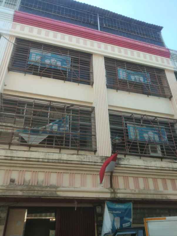 dijual 2 rukan gandeng plus lift barang