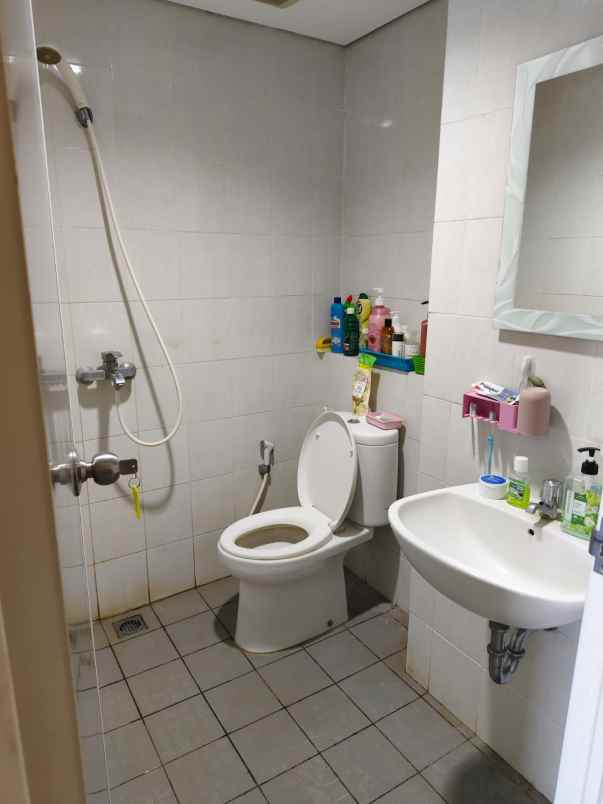 dijual apartemen jalan raya kedung baruk
