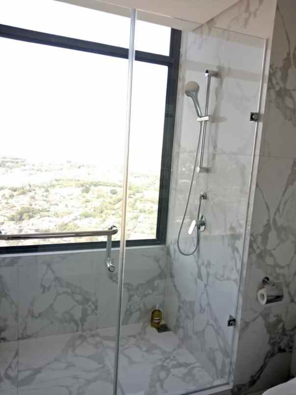 dijual apartemen voila lt 32 ciputra world surabaya