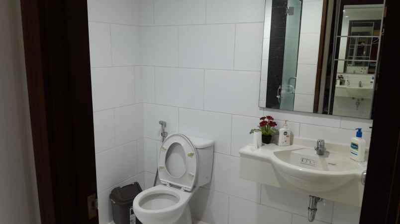 dijual apartemen waterplace pakuwon indah