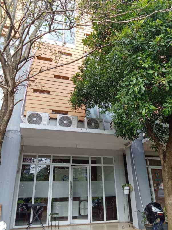 dijual cepat ruko 3 lantai