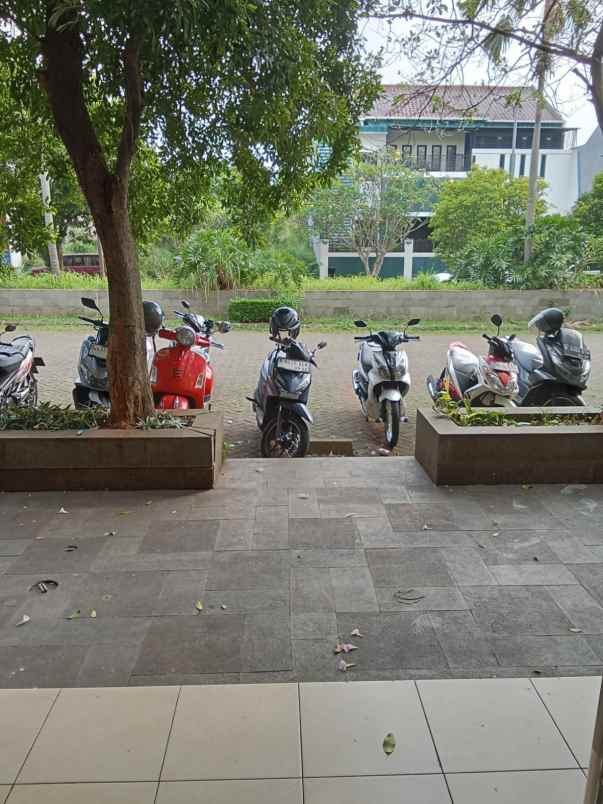 dijual cepat ruko 3 lantai