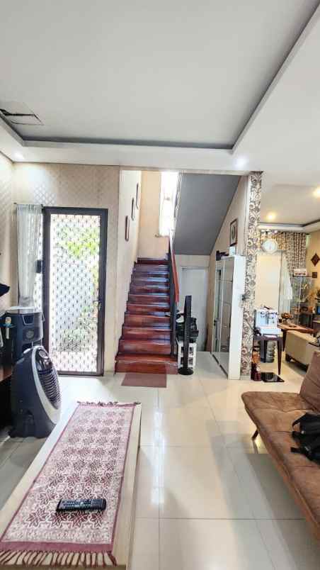 dijual cepat rumah bagus siaphuni di metland menteng