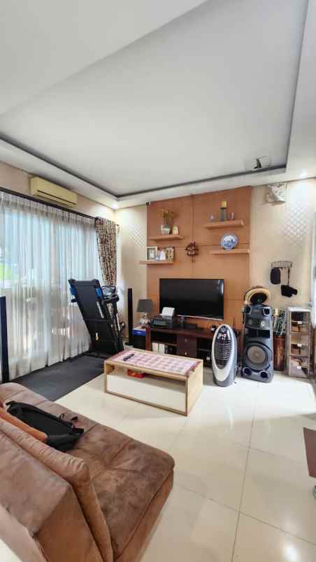 dijual cepat rumah bagus siaphuni di metland menteng